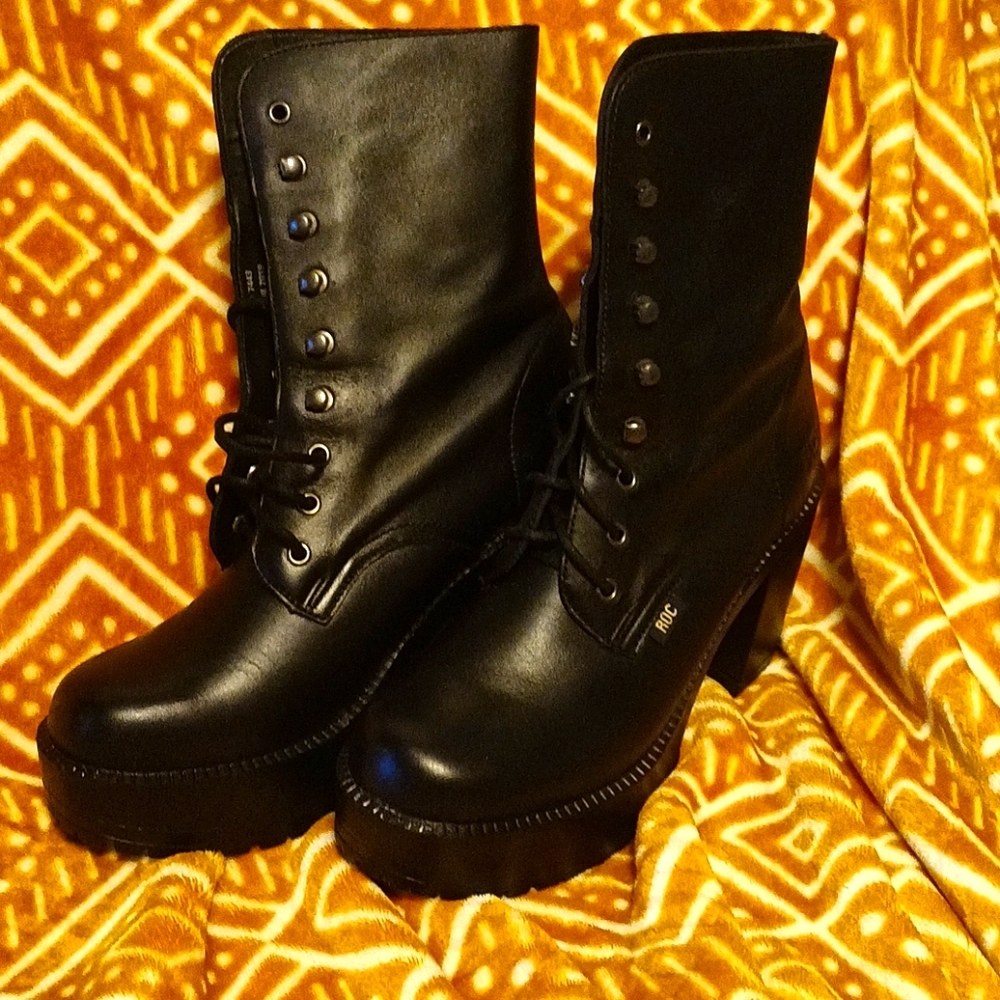ROC Lush Boots Sz 40 (run small)